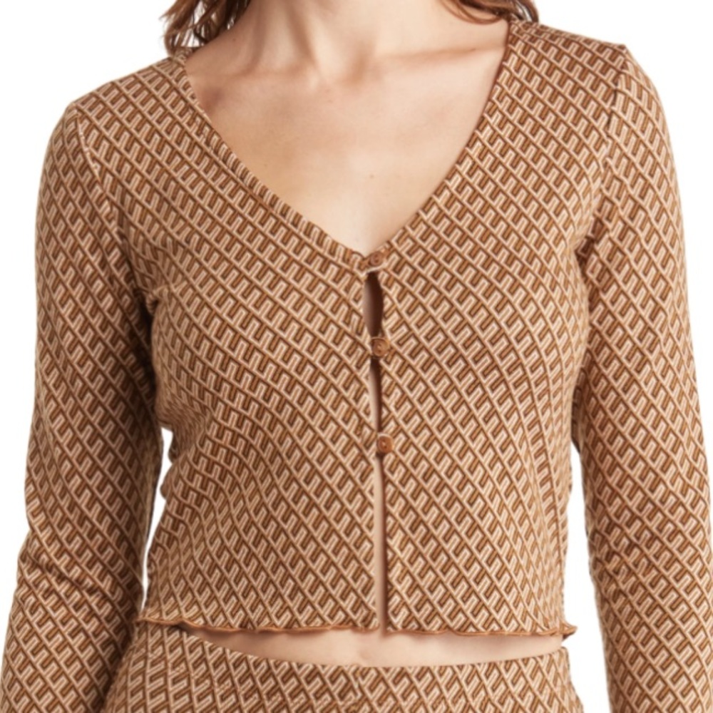 Long sleeve crop top